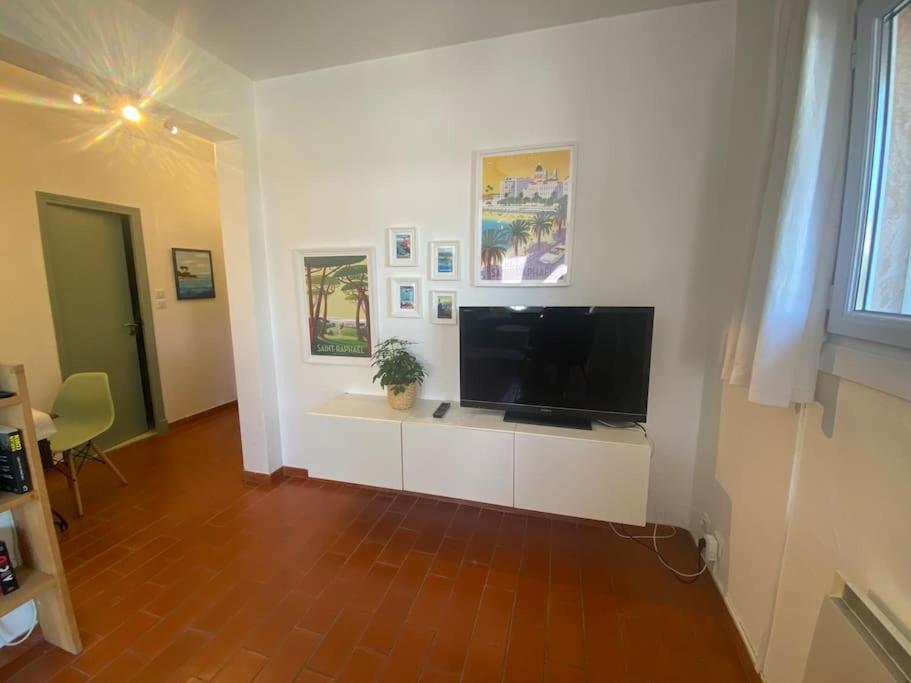 Simone, Appartement Maison, Quartier Calme, Grande Terrasse, Spa, Barbecue, 2 Chambres Fréjus Eksteriør bilde