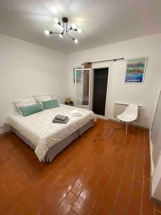 Simone, Appartement Maison, Quartier Calme, Grande Terrasse, Spa, Barbecue, 2 Chambres Fréjus Eksteriør bilde
