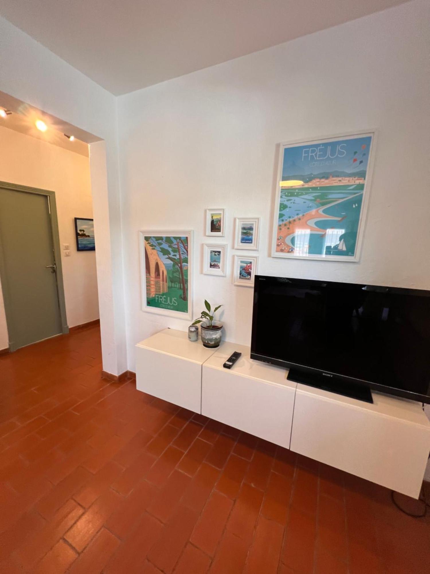 Simone, Appartement Maison, Quartier Calme, Grande Terrasse, Spa, Barbecue, 2 Chambres Fréjus Eksteriør bilde