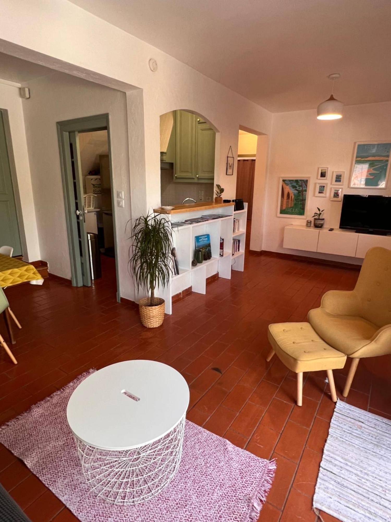 Simone, Appartement Maison, Quartier Calme, Grande Terrasse, Spa, Barbecue, 2 Chambres Fréjus Eksteriør bilde